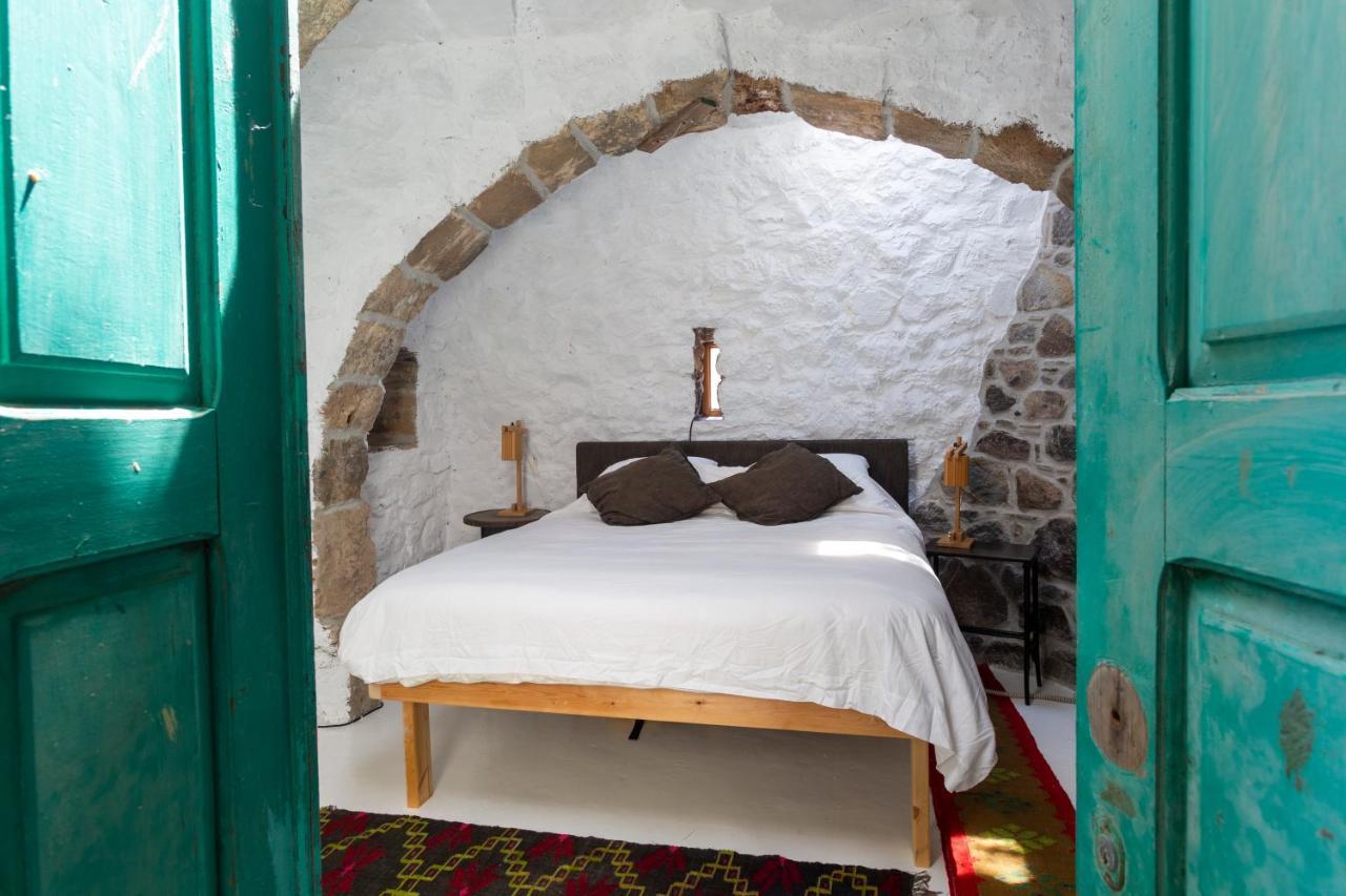My Old Stone House In A 2 000 Sqm Private Garden With Fab Glamping Tent Mandrákion Dış mekan fotoğraf